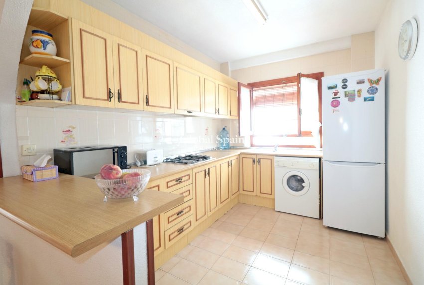 Resale - APARTMENT -
TORREVIEJA - El Acequión - Los Náufragos
