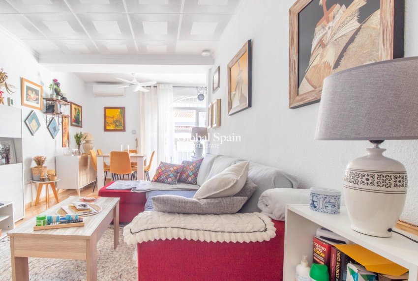 Resale - APARTMENT -
TORREVIEJA - El chaparral