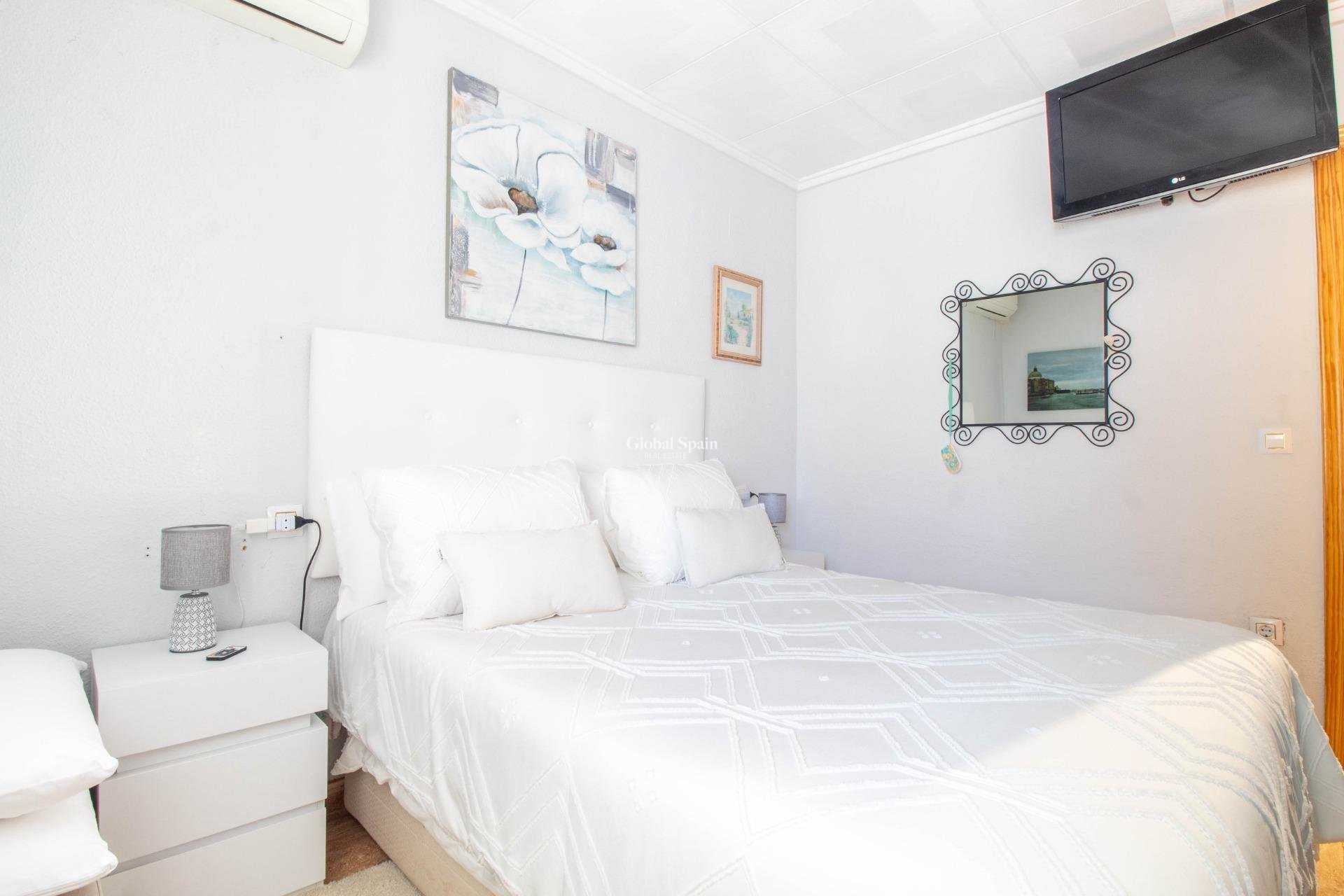 Resale - APARTMENT -
TORREVIEJA - El chaparral