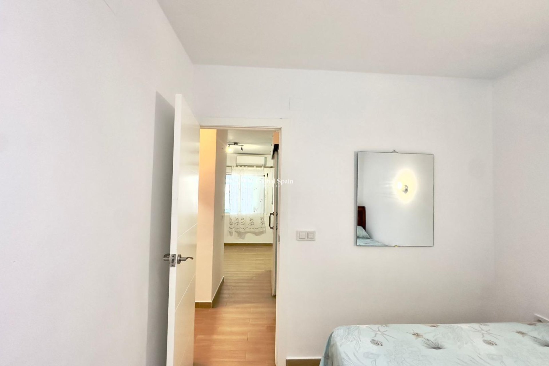 Resale - APARTMENT -
TORREVIEJA - El limonar