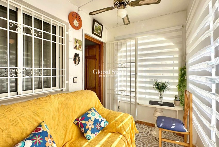 Resale - APARTMENT -
TORREVIEJA - El limonar