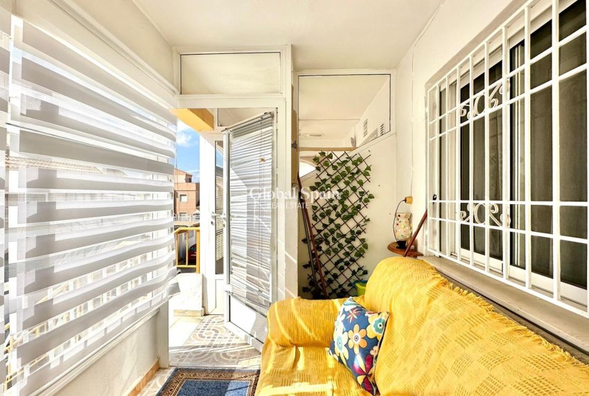 Resale - APARTMENT -
TORREVIEJA - El limonar