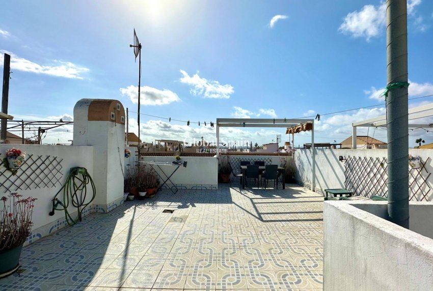 Resale - APARTMENT -
TORREVIEJA - El limonar