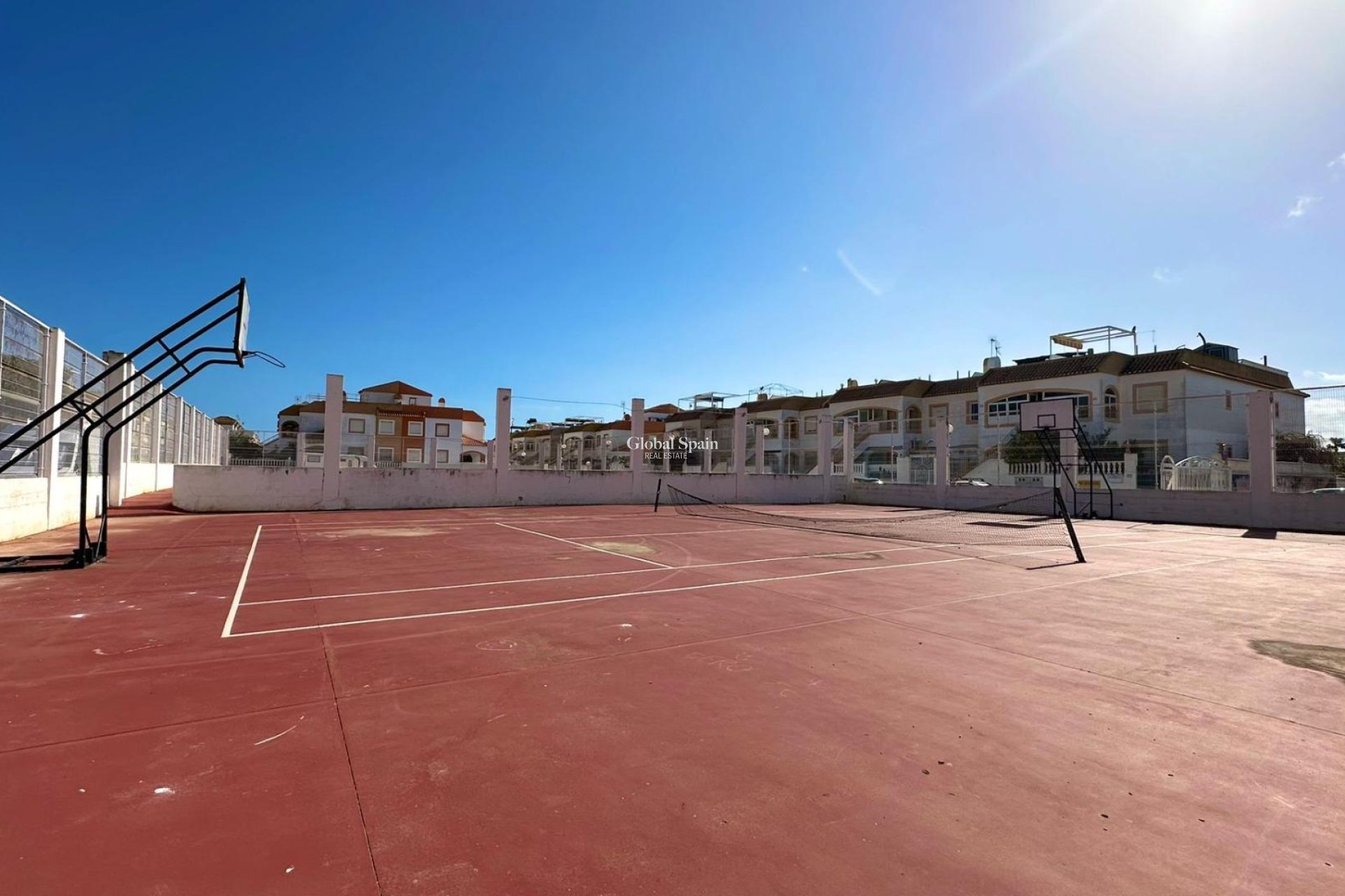 Resale - APARTMENT -
TORREVIEJA - El limonar