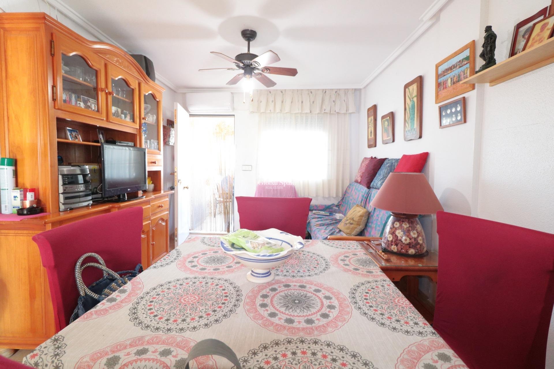 Resale - APARTMENT -
TORREVIEJA - El limonar