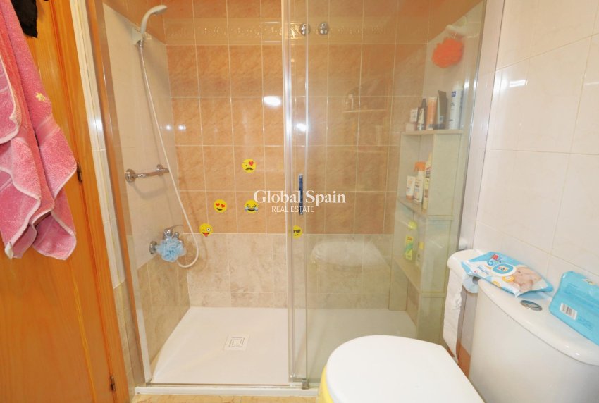 Resale - APARTMENT -
TORREVIEJA - El limonar
