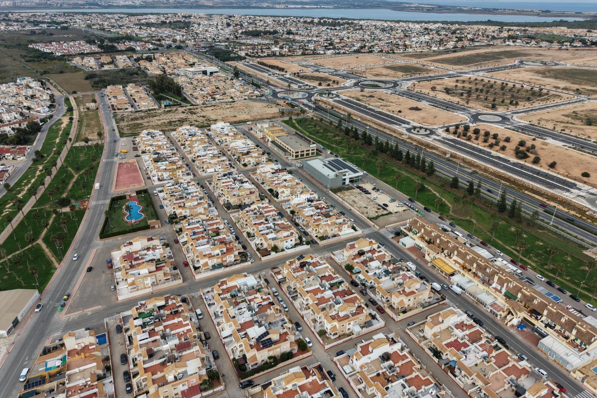 Resale - APARTMENT -
TORREVIEJA - El limonar