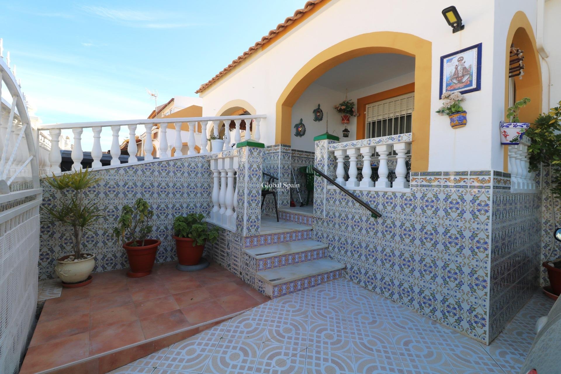 Resale - APARTMENT -
TORREVIEJA - El limonar