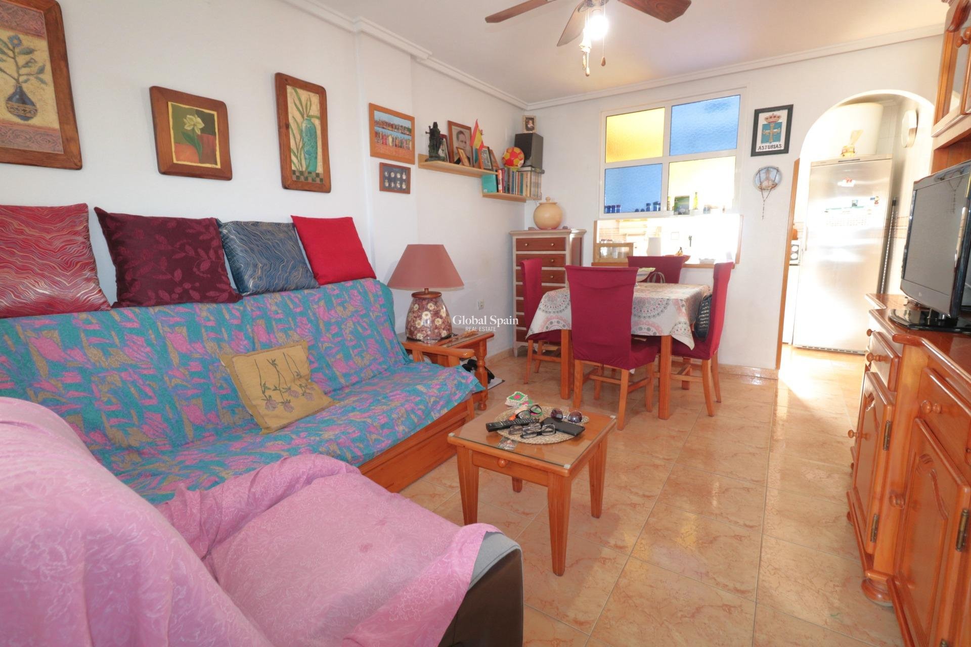 Resale - APARTMENT -
TORREVIEJA - El limonar