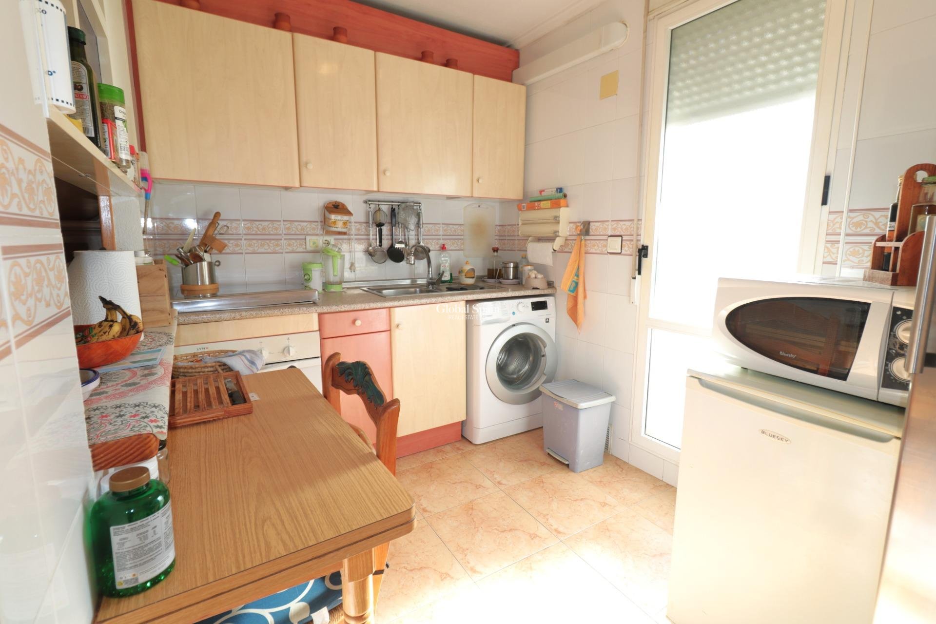 Resale - APARTMENT -
TORREVIEJA - El limonar