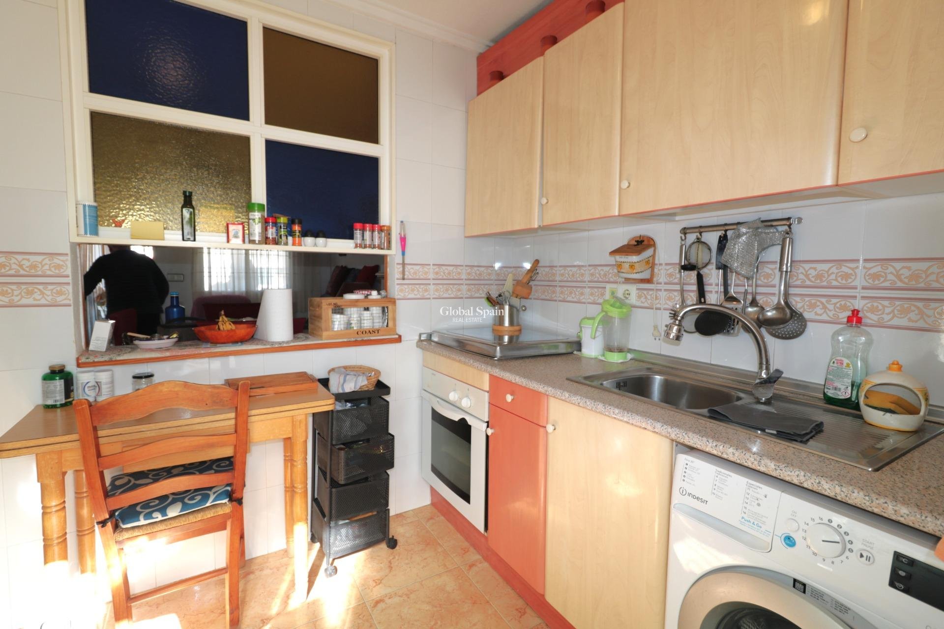 Resale - APARTMENT -
TORREVIEJA - El limonar