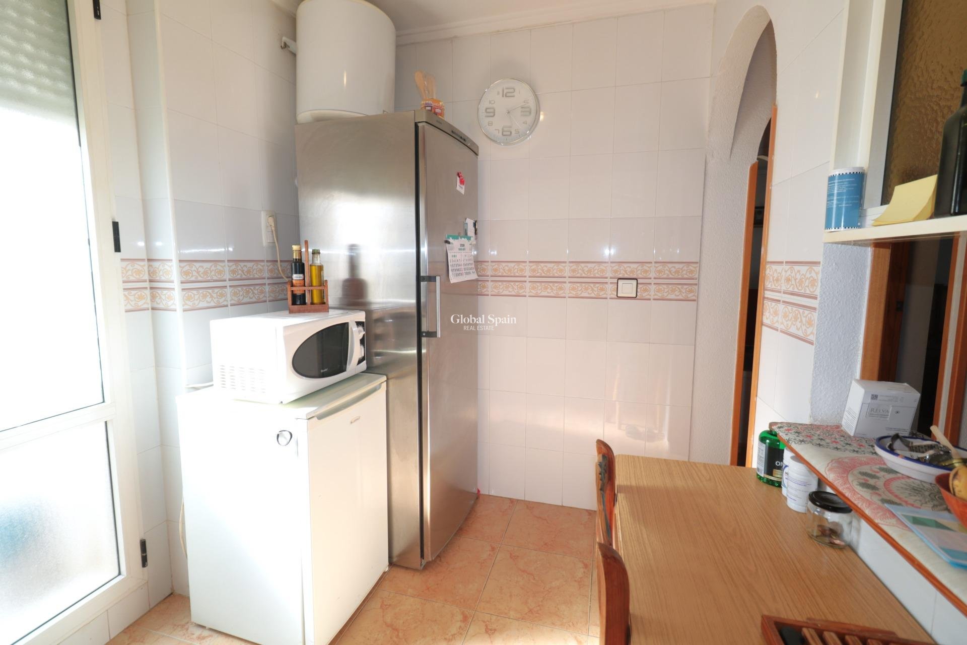 Resale - APARTMENT -
TORREVIEJA - El limonar