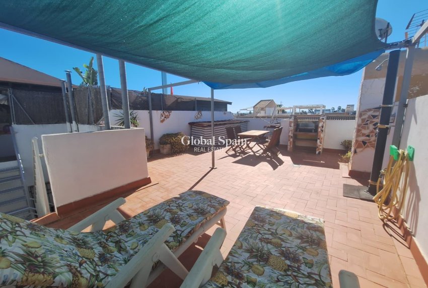 Resale - APARTMENT -
TORREVIEJA - El limonar