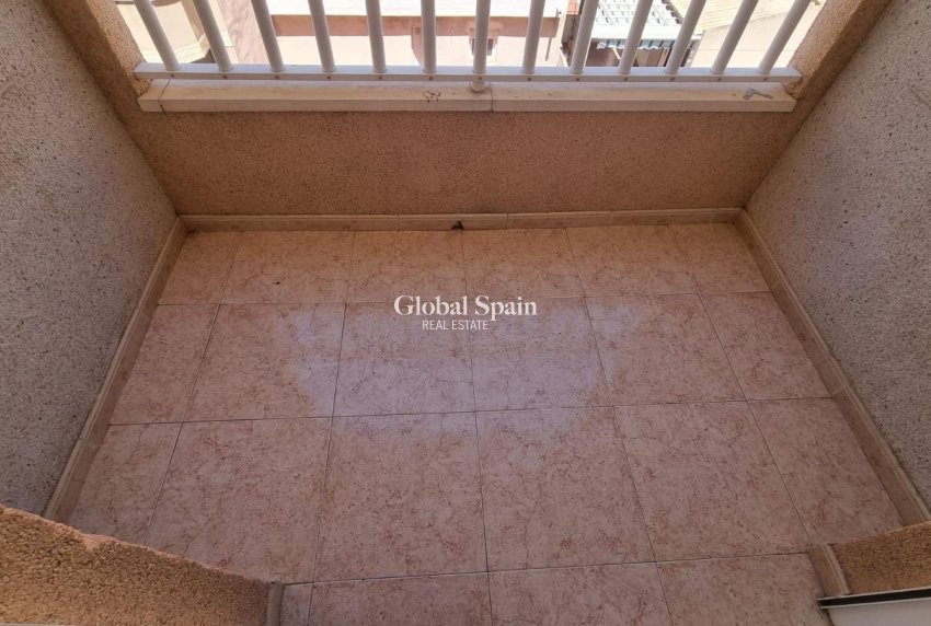 Resale - APARTMENT -
TORREVIEJA - El molino