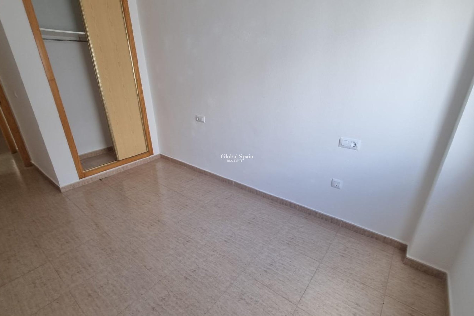 Resale - APARTMENT -
TORREVIEJA - El molino