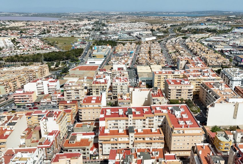 Resale - APARTMENT -
TORREVIEJA - El molino