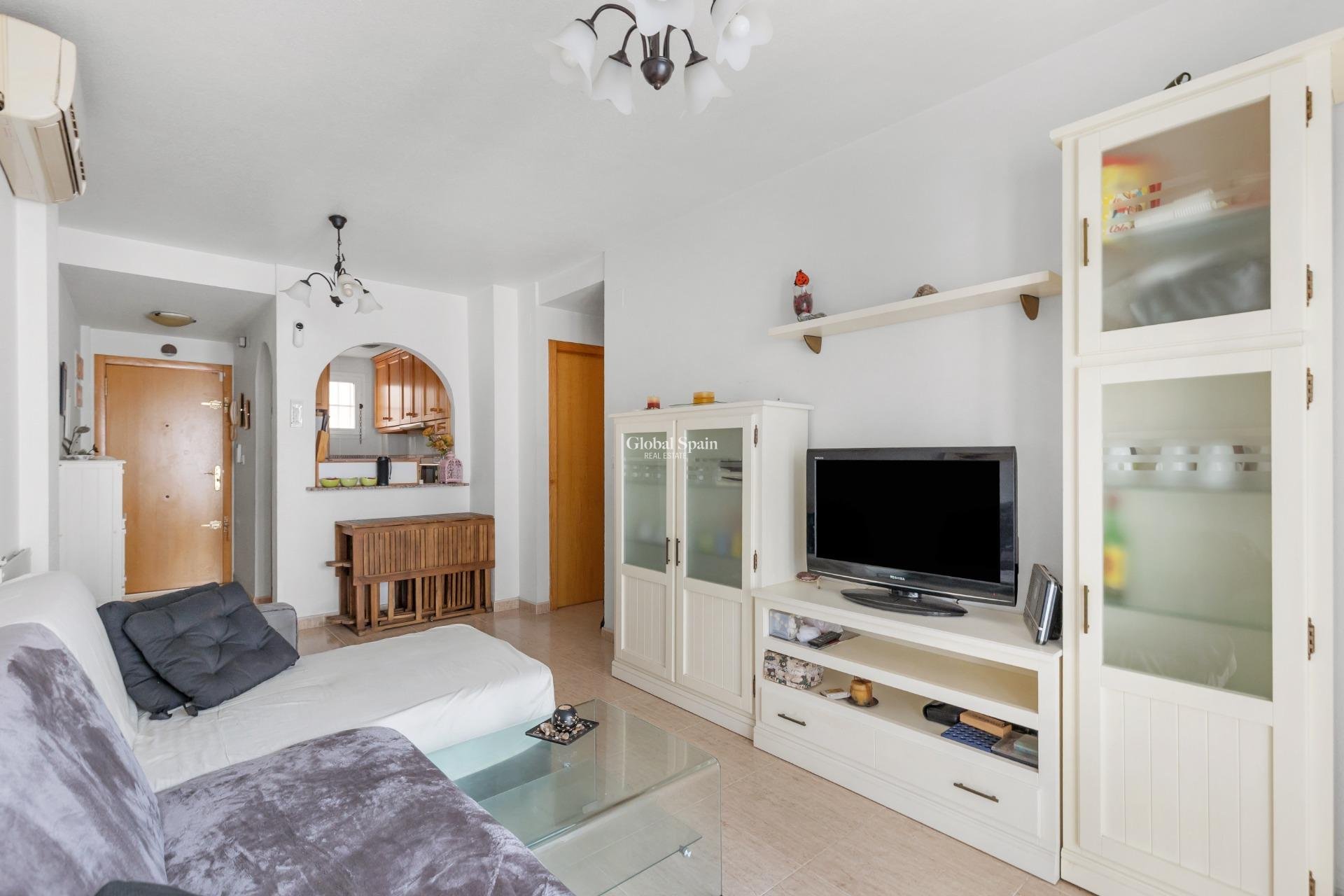 Resale - APARTMENT -
TORREVIEJA - El Molino