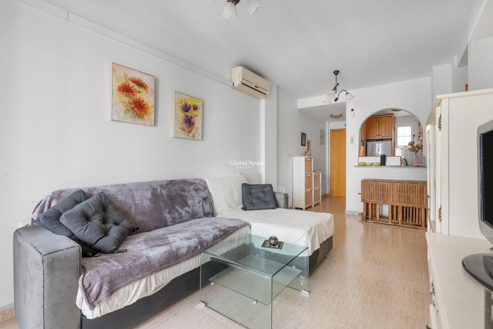 Resale - APARTMENT -
TORREVIEJA - El Molino