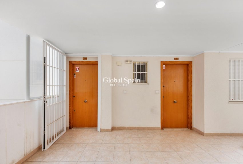 Resale - APARTMENT -
TORREVIEJA - El Molino