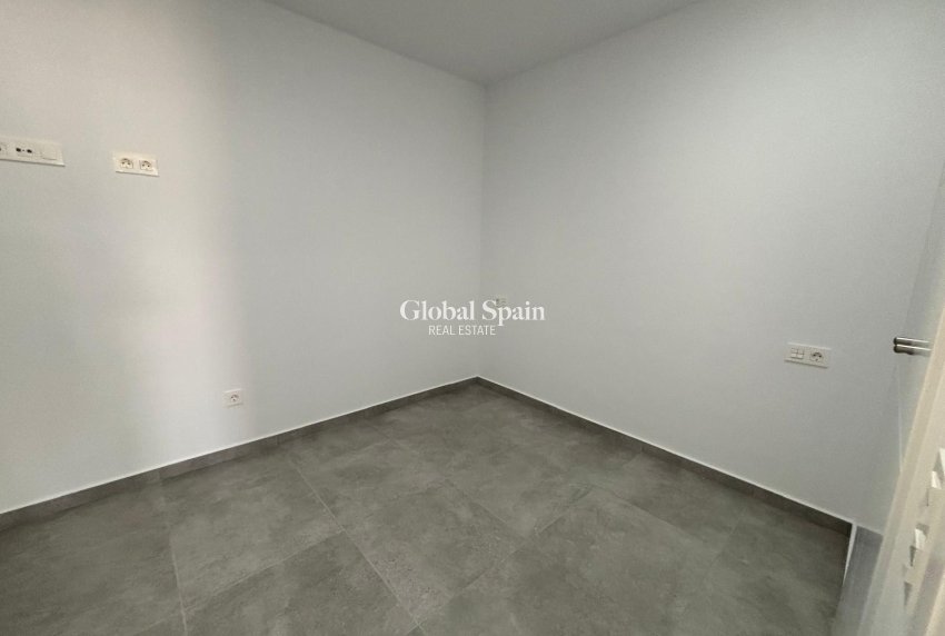 Resale - APARTMENT -
TORREVIEJA - Estacion de autobuses