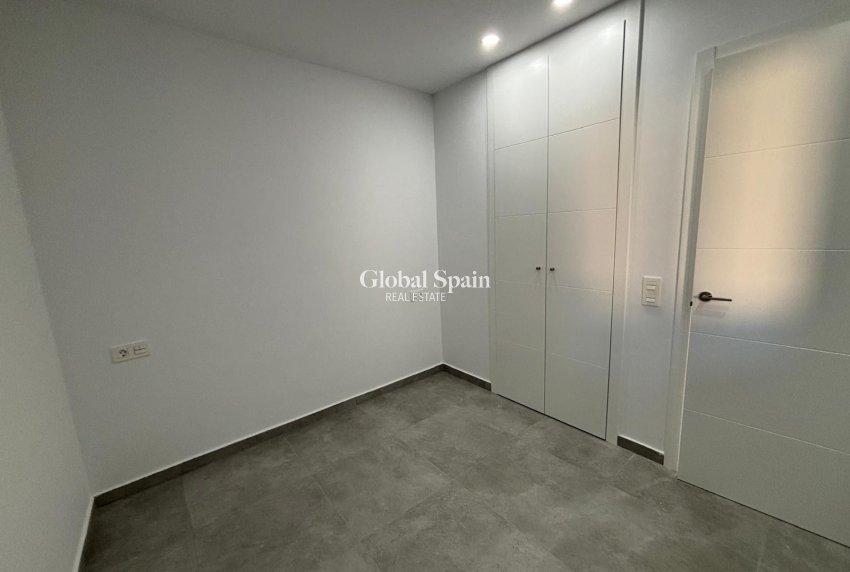 Resale - APARTMENT -
TORREVIEJA - Estacion de autobuses