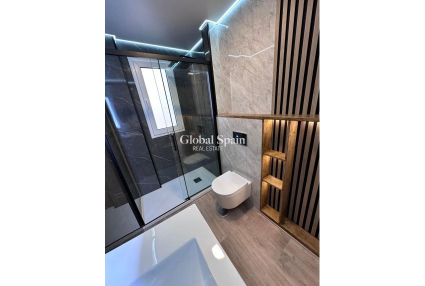 Resale - APARTMENT -
TORREVIEJA - Estacion de autobuses