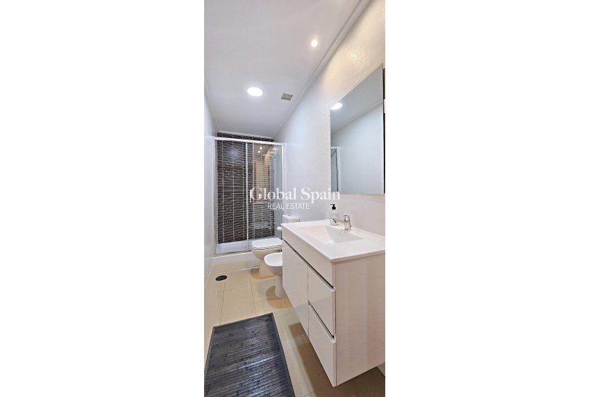 Resale - APARTMENT -
TORREVIEJA - Estacion de autobuses