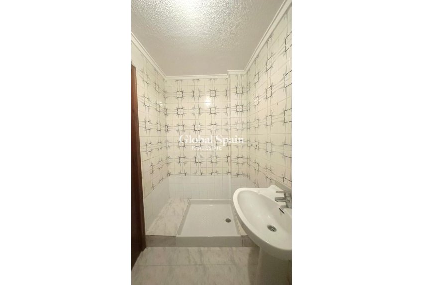 Resale - APARTMENT -
TORREVIEJA - Estacion de autobuses