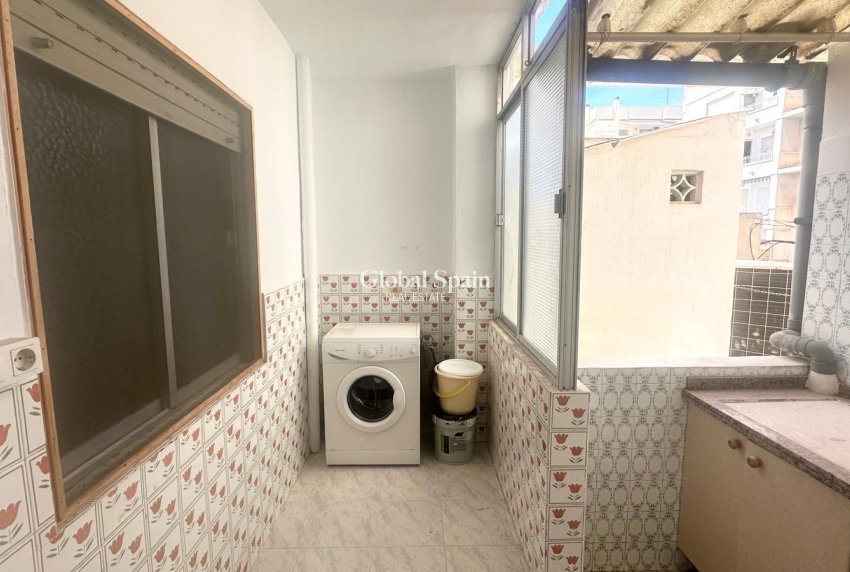 Resale - APARTMENT -
TORREVIEJA - Estacion de autobuses