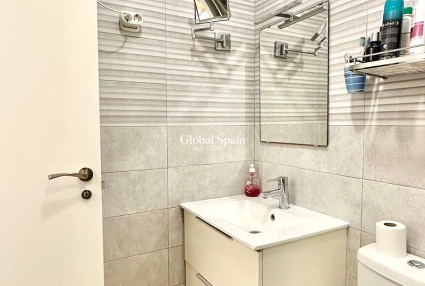 Resale - APARTMENT -
TORREVIEJA - Estacion de autobuses