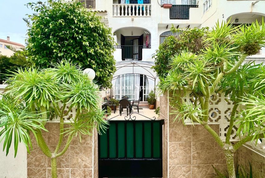 Resale - APARTMENT -
TORREVIEJA - Estacion de autobuses