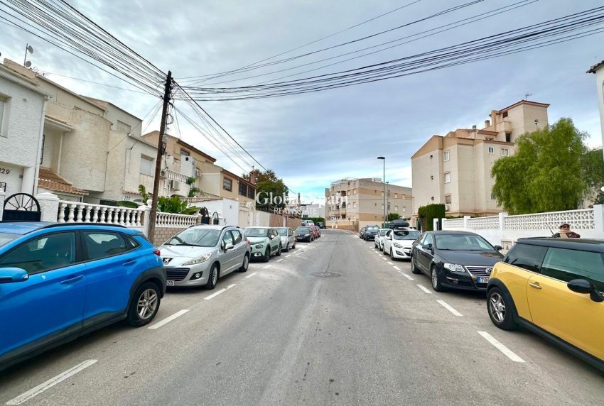 Resale - APARTMENT -
TORREVIEJA - Estacion de autobuses