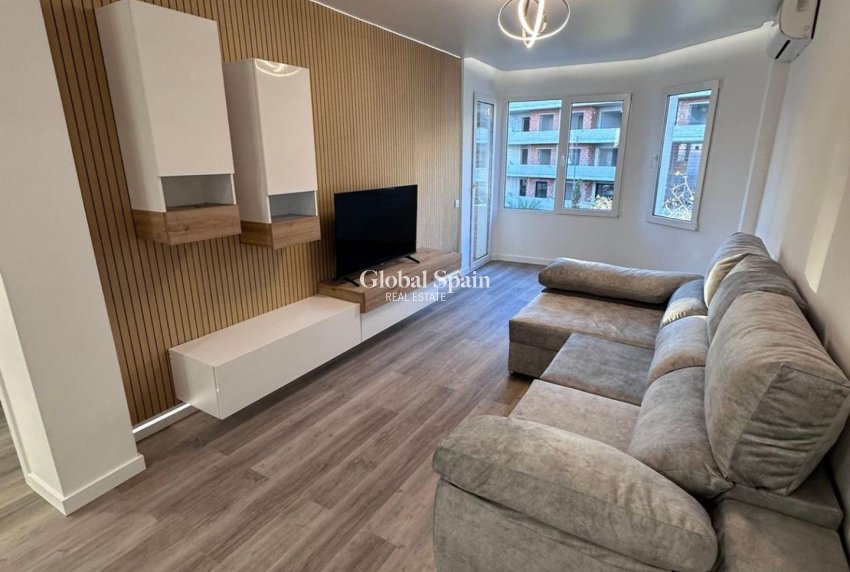 Resale - APARTMENT -
TORREVIEJA - Estacion de autobuses