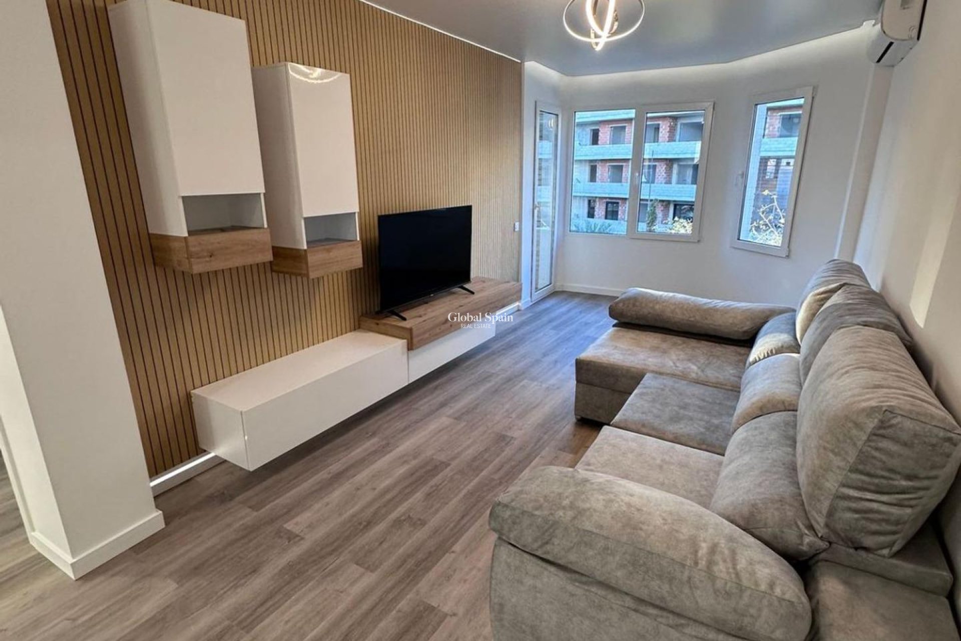 Resale - APARTMENT -
TORREVIEJA - Estacion de autobuses