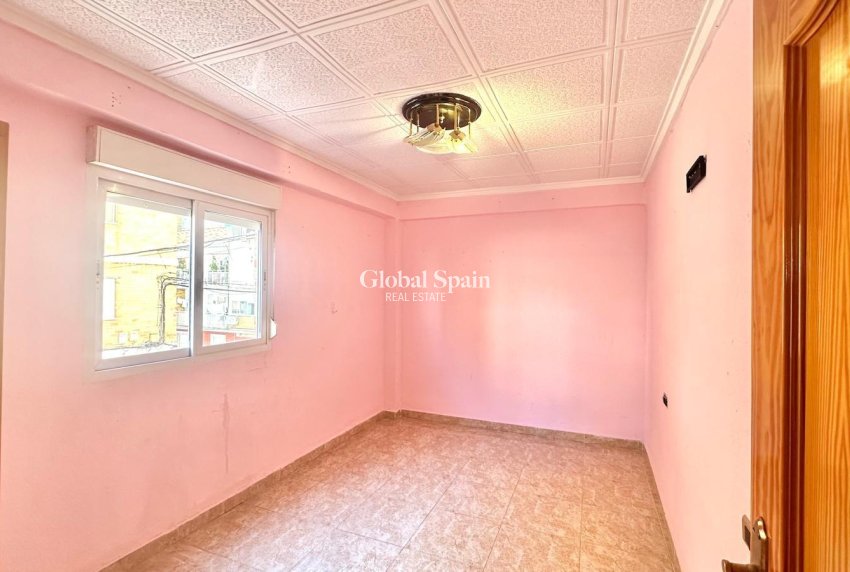 Resale - APARTMENT -
TORREVIEJA - Estacion de autobuses