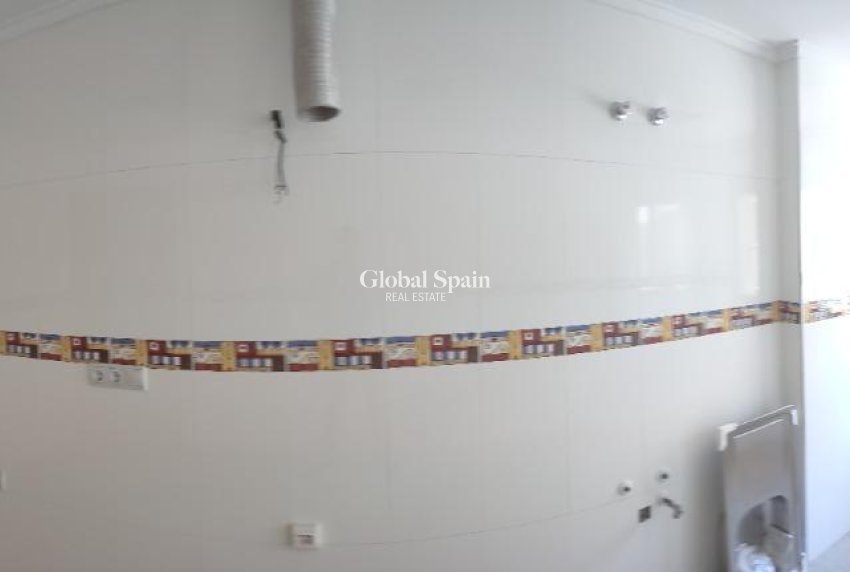 Resale - APARTMENT -
TORREVIEJA - Estacion de autobuses