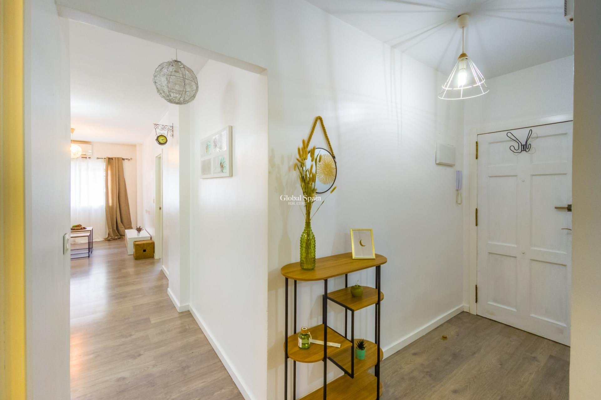 Resale - APARTMENT -
TORREVIEJA - Estacion de autobuses