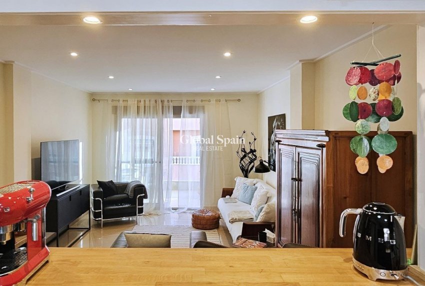 Resale - APARTMENT -
TORREVIEJA - Estacion de autobuses