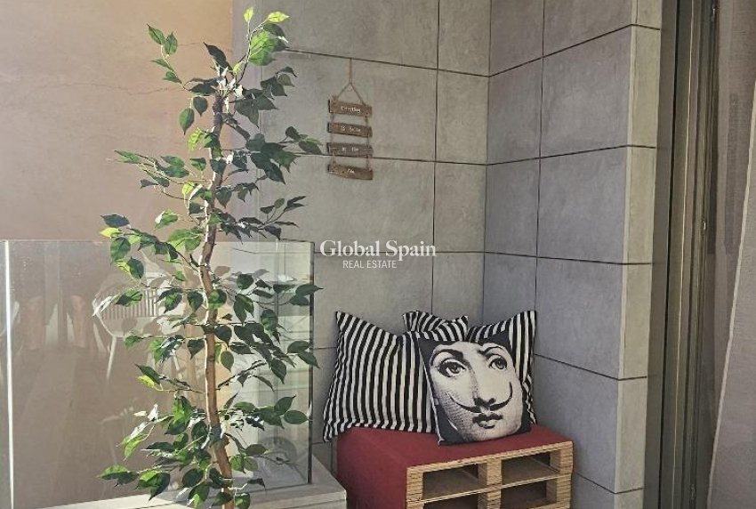 Resale - APARTMENT -
TORREVIEJA - Estacion de autobuses