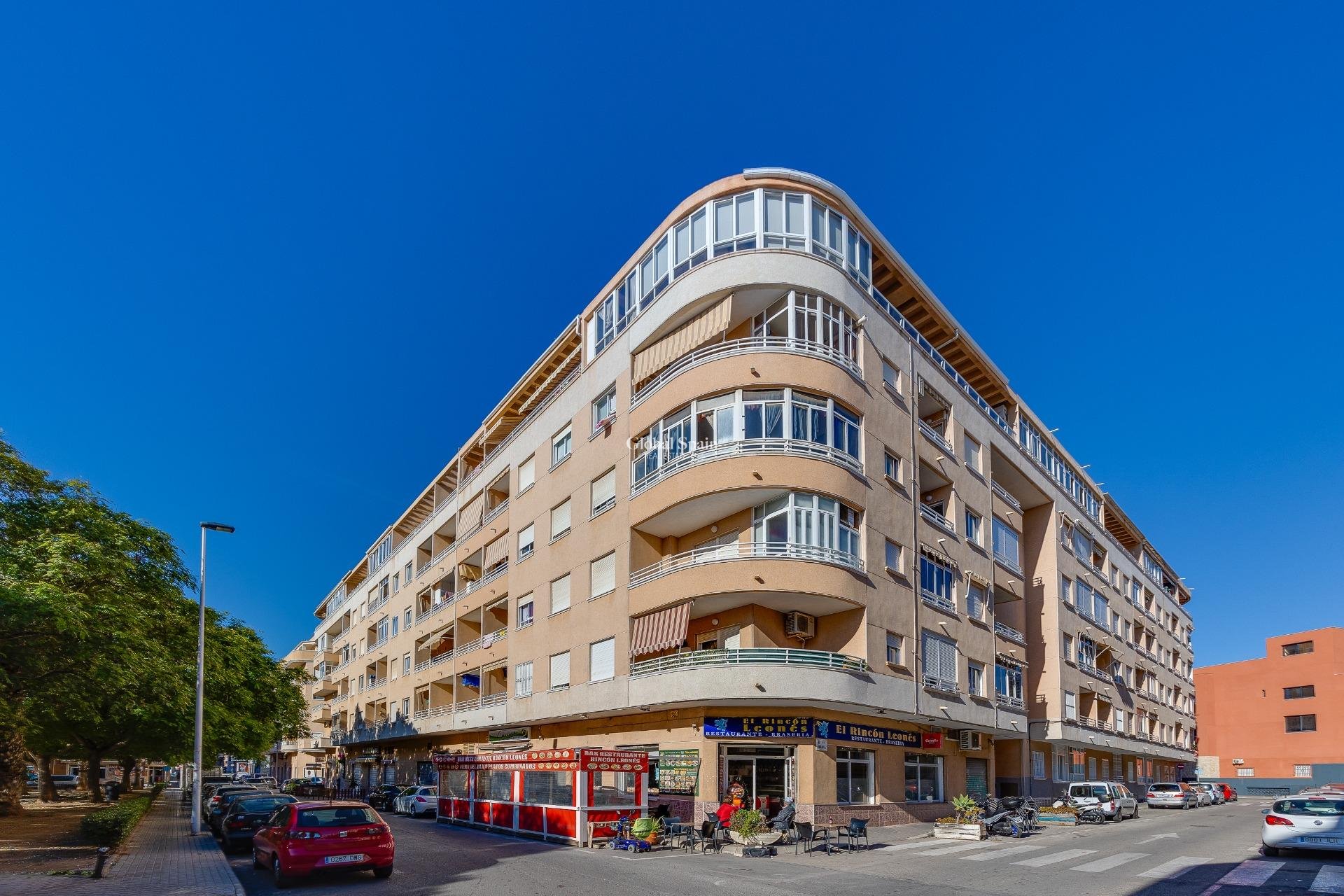 Resale - APARTMENT -
TORREVIEJA - Estacion de autobuses