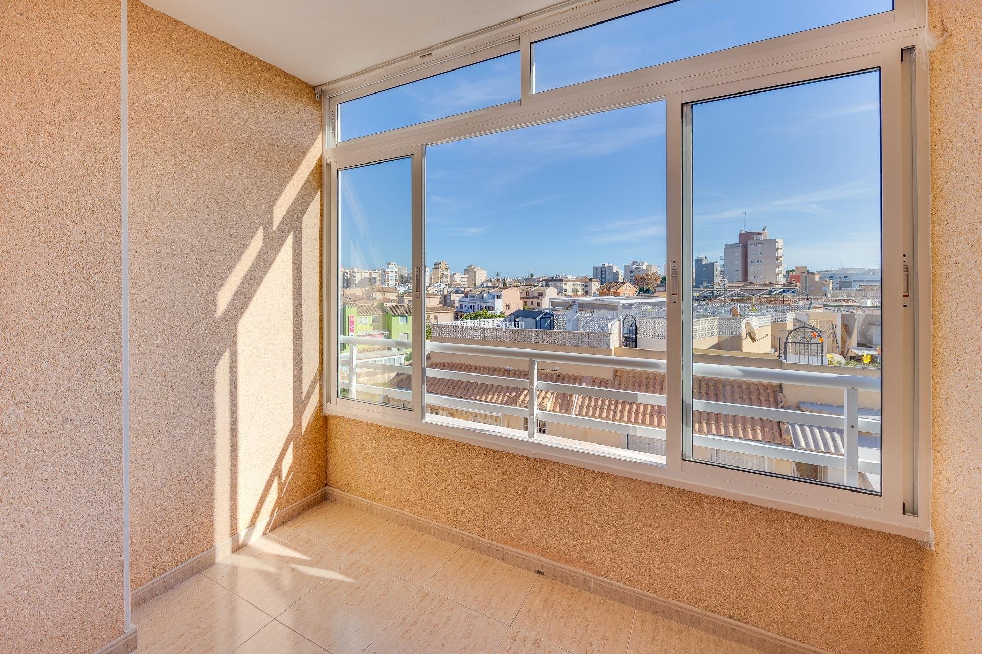 Resale - APARTMENT -
TORREVIEJA - Estacion de autobuses