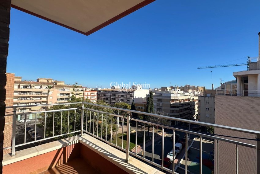 Resale - APARTMENT -
TORREVIEJA - Estacion de autobuses