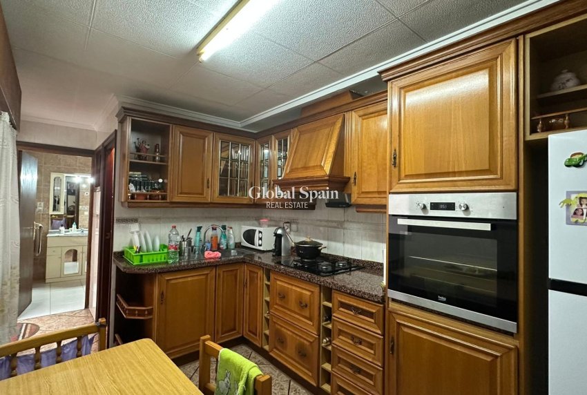 Resale - APARTMENT -
TORREVIEJA - Estacion de autobuses