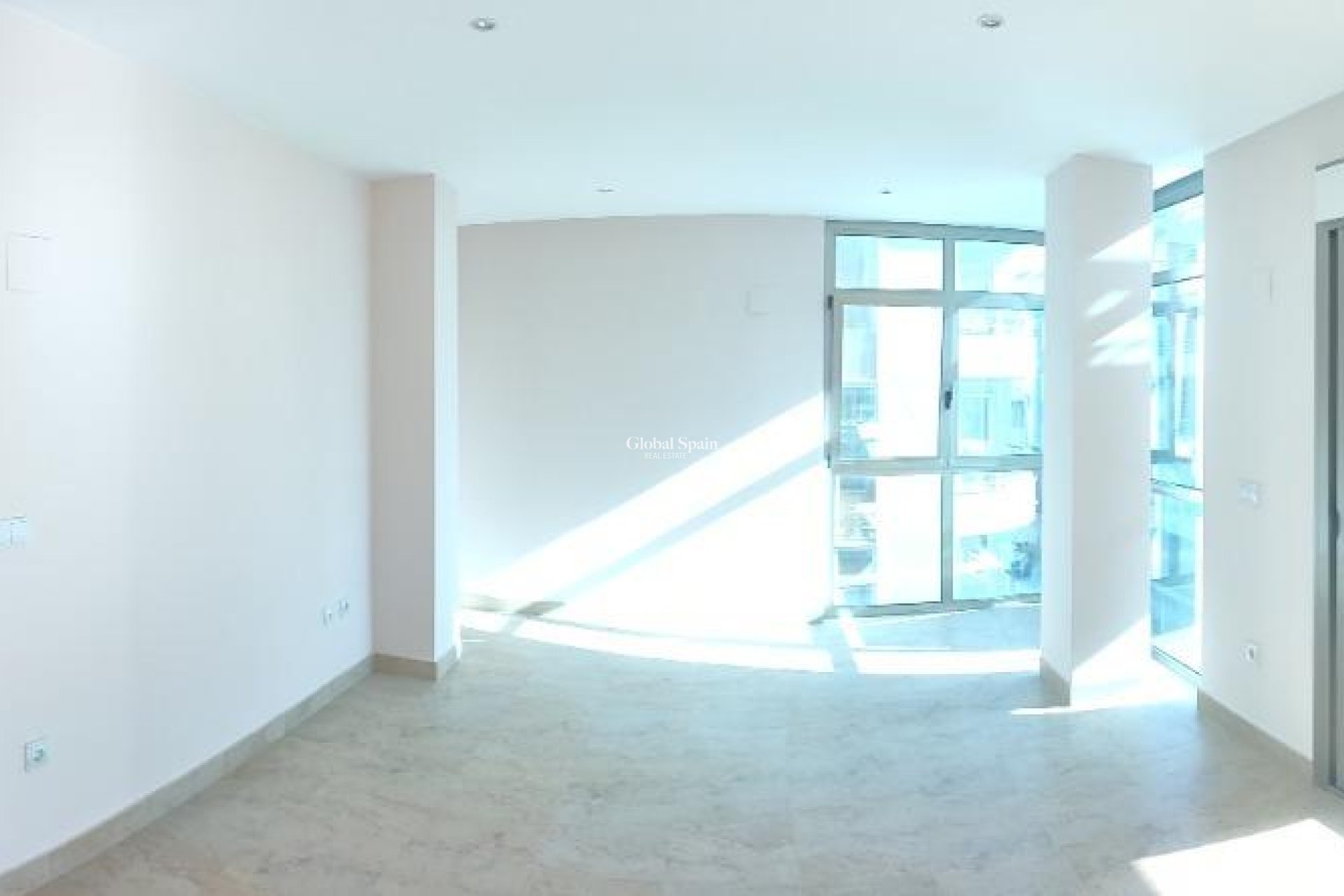 Resale - APARTMENT -
TORREVIEJA - Estacion de autobuses