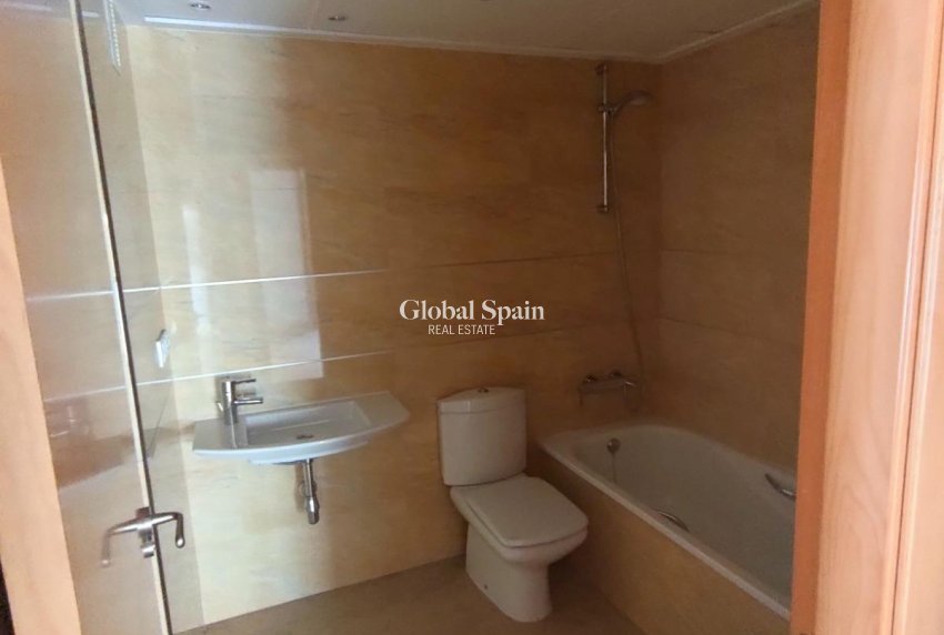 Resale - APARTMENT -
TORREVIEJA - Estacion de autobuses