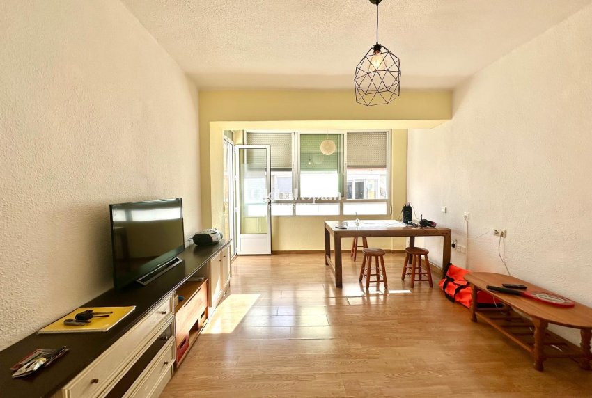 Resale - APARTMENT -
TORREVIEJA - Estacion de autobuses