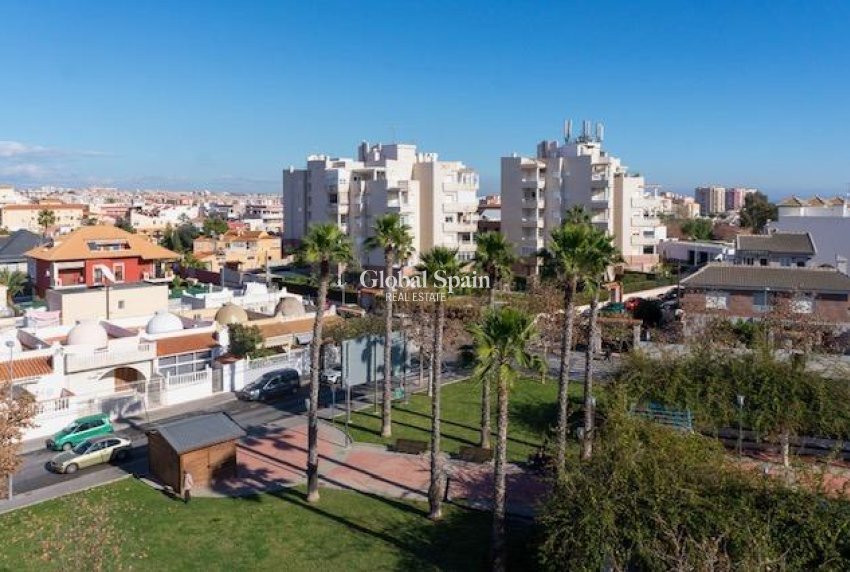 Resale - APARTMENT -
TORREVIEJA - Estacion de autobuses