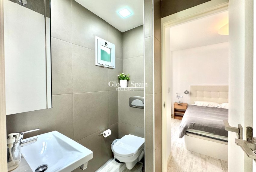 Resale - APARTMENT -
TORREVIEJA - Estacion de autobuses