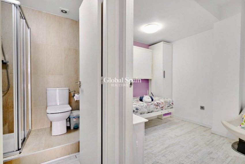 Resale - APARTMENT -
TORREVIEJA - Estacion de autobuses