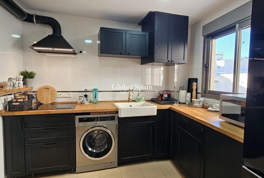 Resale - APARTMENT -
TORREVIEJA - Estacion de autobuses